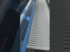 Cordschneidemaschine in Betrieb 6
